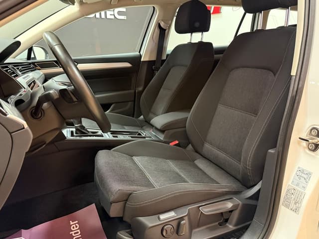 Volkswagen Passat i Örebro