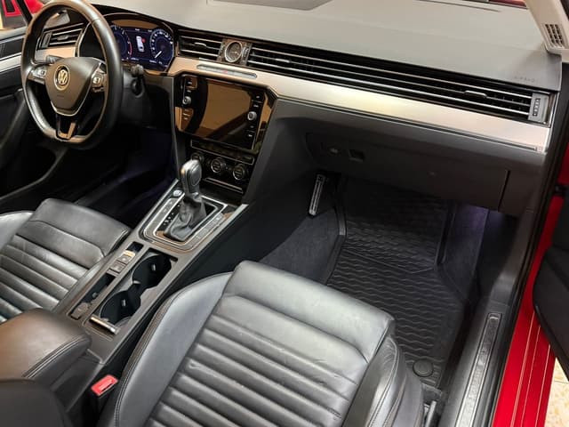 Volkswagen Passat i Örebro